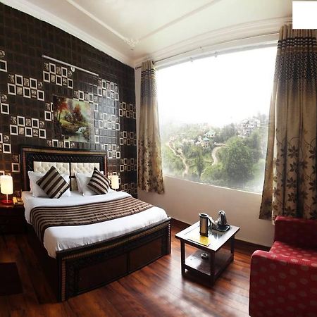 Divyansh Hotel Дармсала Экстерьер фото