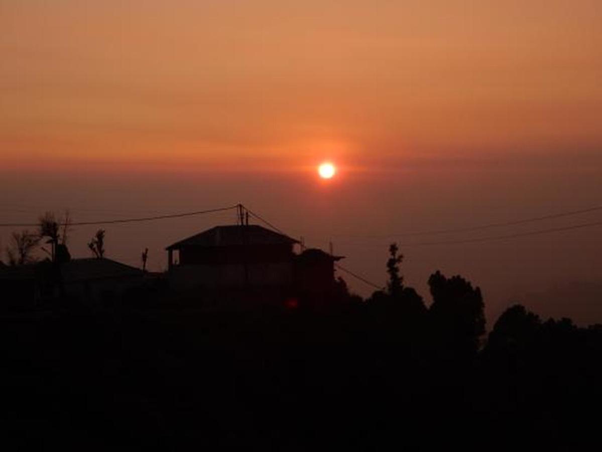 Divyansh Hotel Дармсала Экстерьер фото