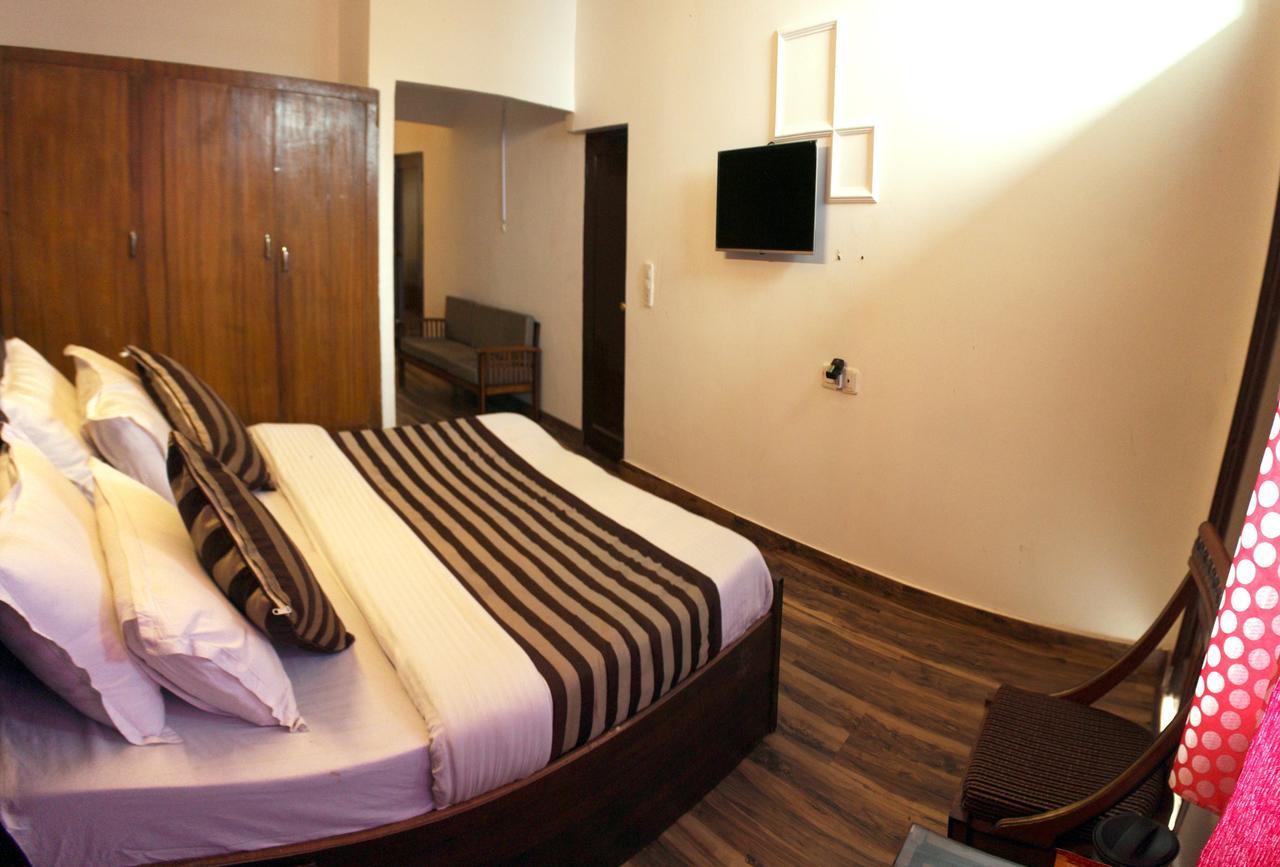 Divyansh Hotel Дармсала Экстерьер фото