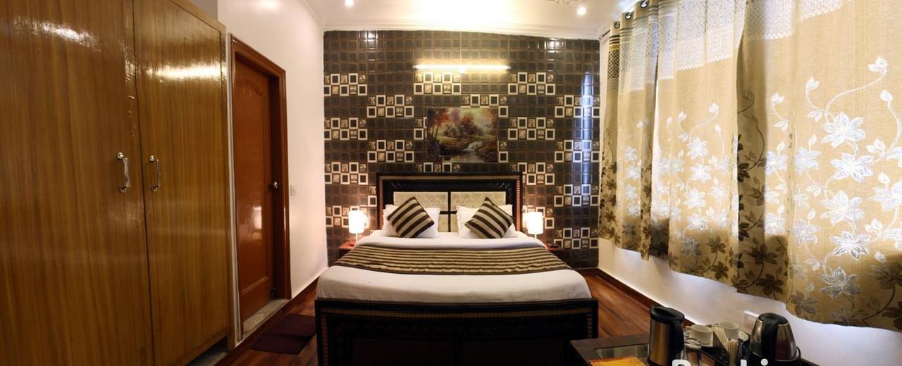 Divyansh Hotel Дармсала Экстерьер фото