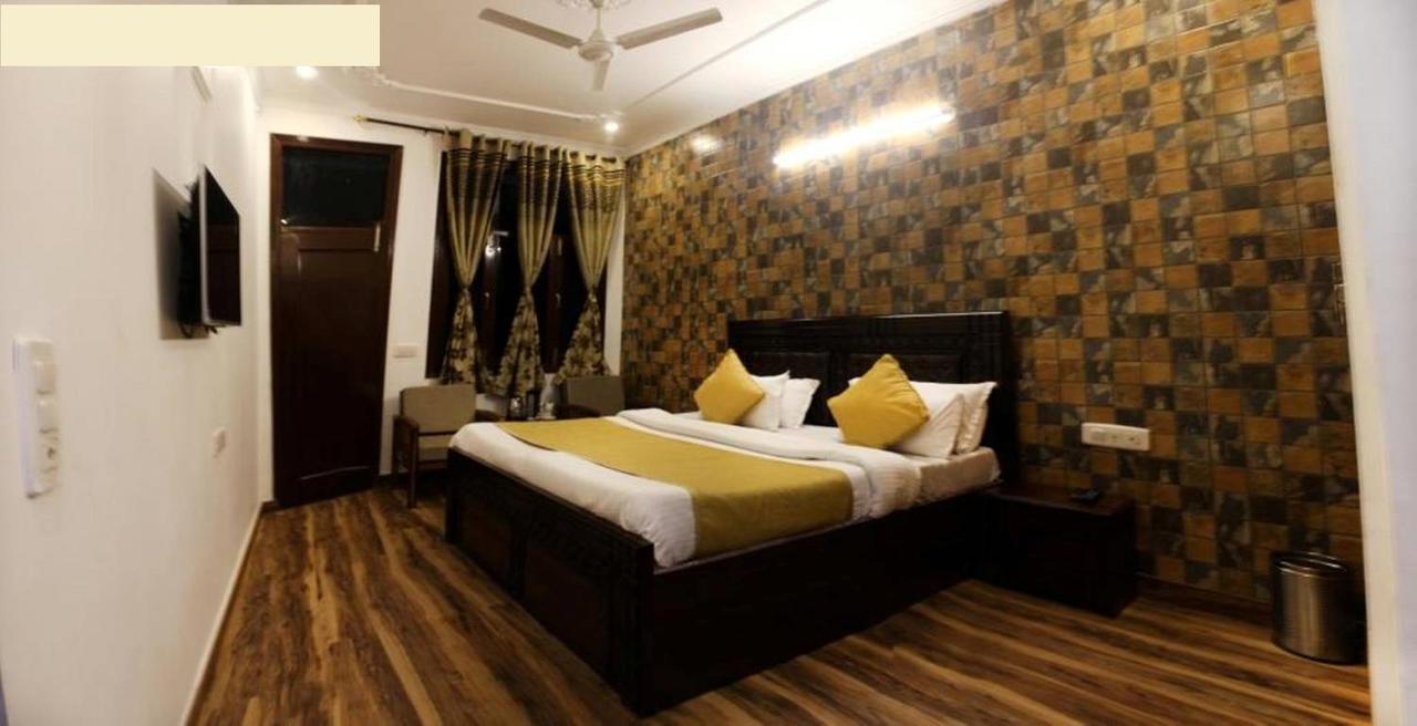 Divyansh Hotel Дармсала Экстерьер фото